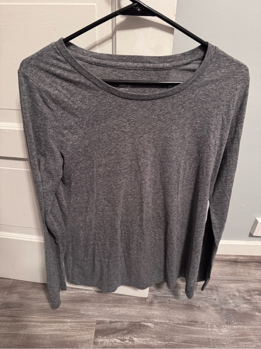 Mossimo Supply Co. Heather Gray Long Sleeve Crew Neck Top